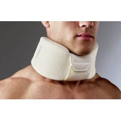 COLLARIN CERVICAL 3M FUTURO AJUSTABLE CUELLO 27. - Ortopedia